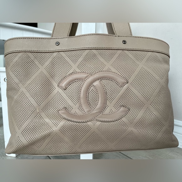 Chanel Beige Perforated Caviar Tote - Picture 4 of 16